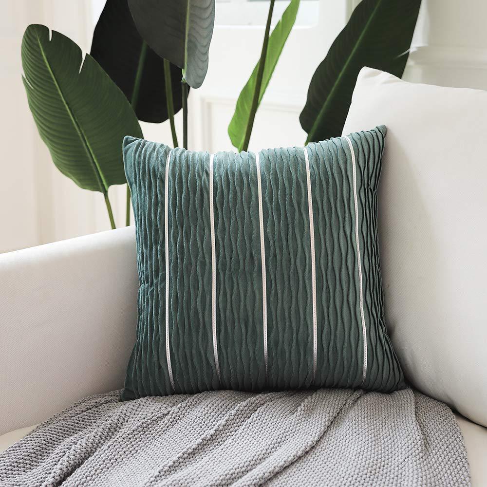 Housse de Coussin en Velours à Rayures - Luxe et Simplicité